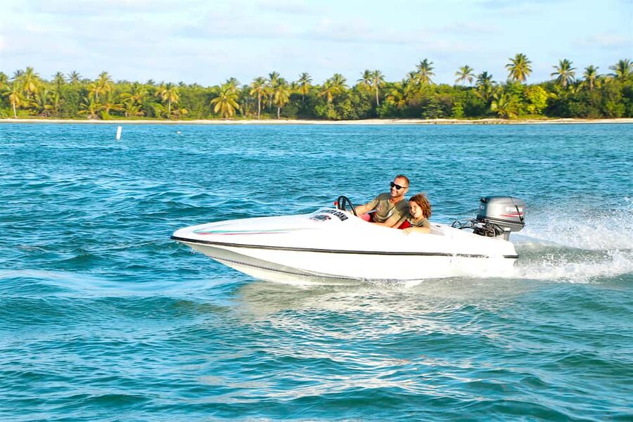 Bávaro: Speed Boat and Snorkeling Trip - The speedboat ride: 30 hp thrills around Bavaro