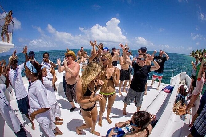 Boat Party with Drinks and Snacks with Transportation Included - Practical tips to enjoy it smoothly (without overthinking it)