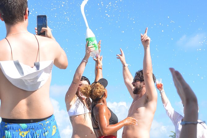 Boots and Booze in Punta Cana, A COUNTRY Party Boat Cruise - Included snacks and alcohol: how that affects comfort on a sea day