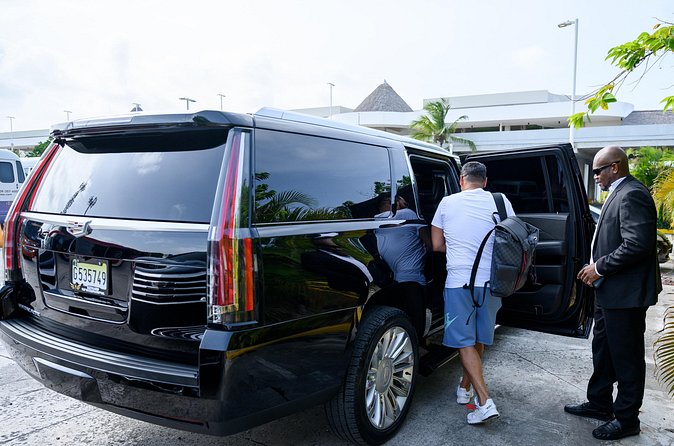 Cadillac Escalade Platinum, Punta Cana airport to Bavero & punta Cana - Who this transfer fits best (and who might pass)