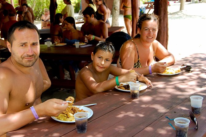 Catalina Island & Snorkeling Tour - Catalina beach time and the buffet lunch: the relaxed intermission