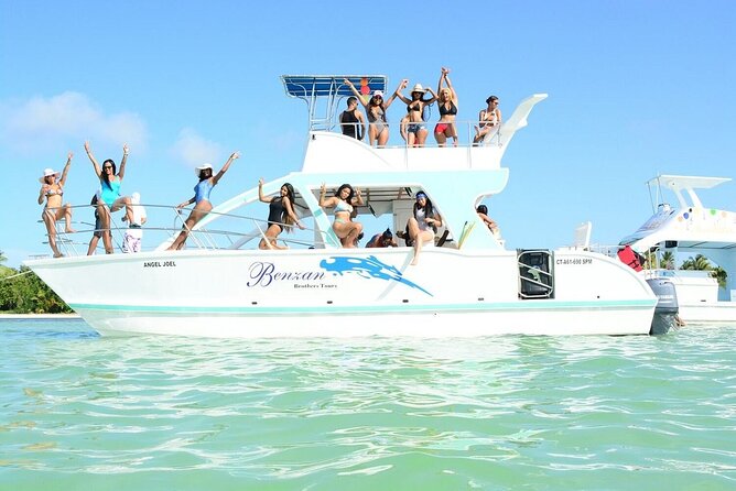 Catamaran Party Boat In Punta Cana With Pick Up - Who this catamaran party boat is best for