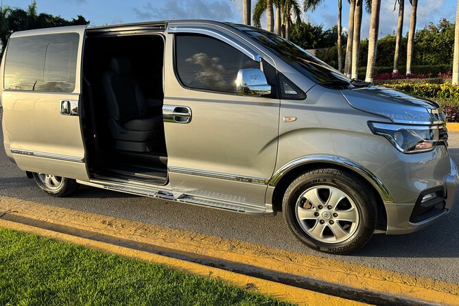 Confortable and privaste transportación from puj Airpot - Should you book FLAMEN TRAVEL for Punta Cana transfers?