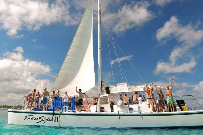 Crucero de Fiesta y Snorkel en Punta Cana - A half-day catamaran that fits real vacation schedules