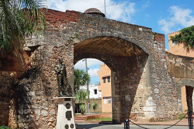 Day Trip to Santo Domingo from Punta Cana - Lunch at Mugado Restaurant: Included Food Without the Decision Fatigue