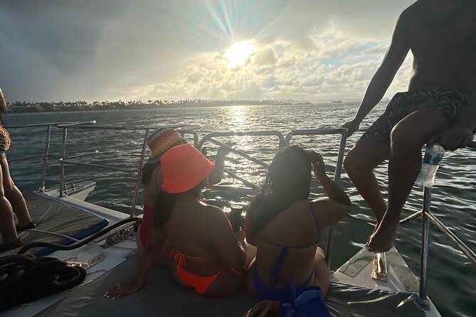 DE Hip Hop Boat Party for Adults and Free Drinks Only - The Onboard Vibe: Hip Hop Energy Without Losing Control