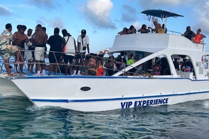 DE Hip Hop Boat Party for Adults and Free Drinks Only - Meeting Up, Getting to the Port, and the 3:00 pm Timing