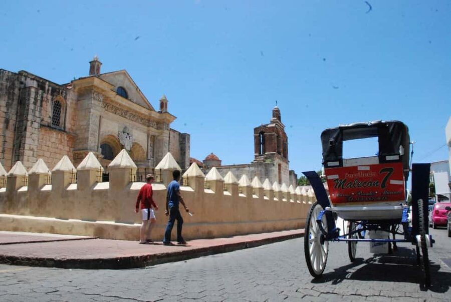 Discover Santo Domingo: Colonial History, Monuments & Lunch - Columbus Lighthouse and the big monuments beyond the postcard zone