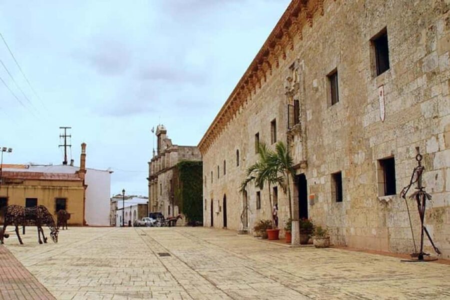 Discover Santo Domingo: Colonial History, Monuments & Lunch - Three Eyes National Park caves: the stop that usually steals the show