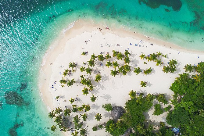 El Limon Waterfall and Bacardi Island Tour from Punta Cana with Lunch Included - Catamaran to Samaná: Choppy Water, Drinks, and a Little Motion