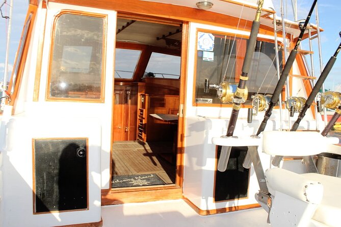 FISHING PRO CHARTERS - Boat Excursion - Divina - Comfort and safety: rough water is part of Punta Cana