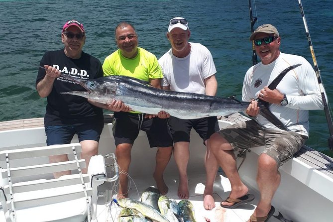 FISHING PRO CHARTERS - Boat Excursion - Sobre Las Olas - Boat, crew, and what you actually get for your money