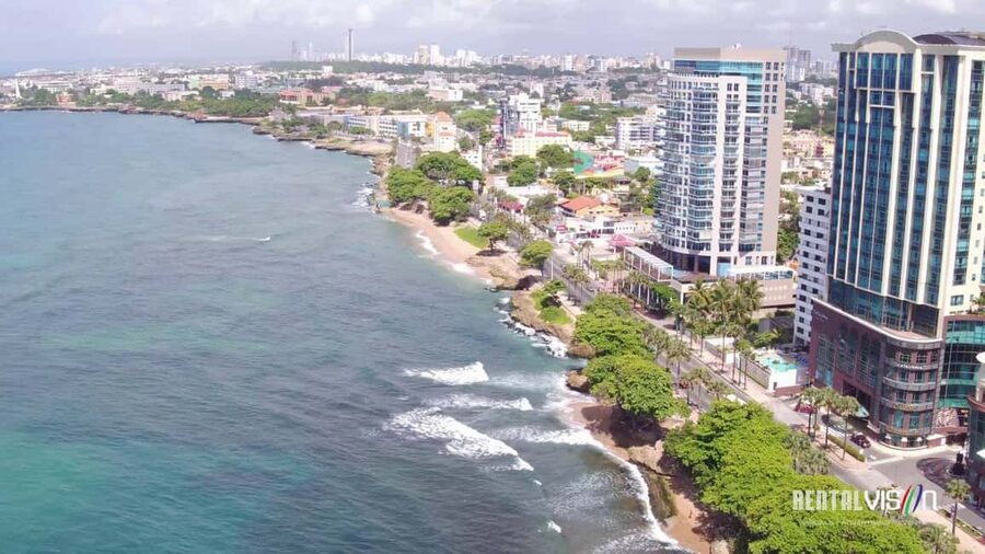 From Bavaro: Santo Domingo Colonial City Tour - Which languages work, and why the guide choice matters