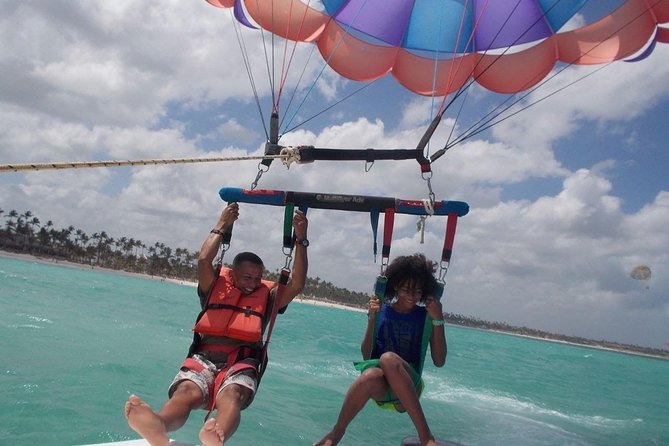 From Punta Cana: Amazing Activity Parasailing Hotel pickup - The best way to make this experience go smoothly