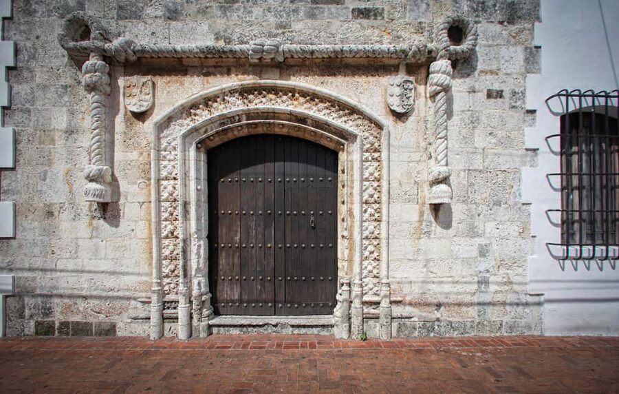 From Punta Cana: Full-Day Santo Domingo City Tour - Museo de las Casas Reales, a former power hub now turned into artifacts