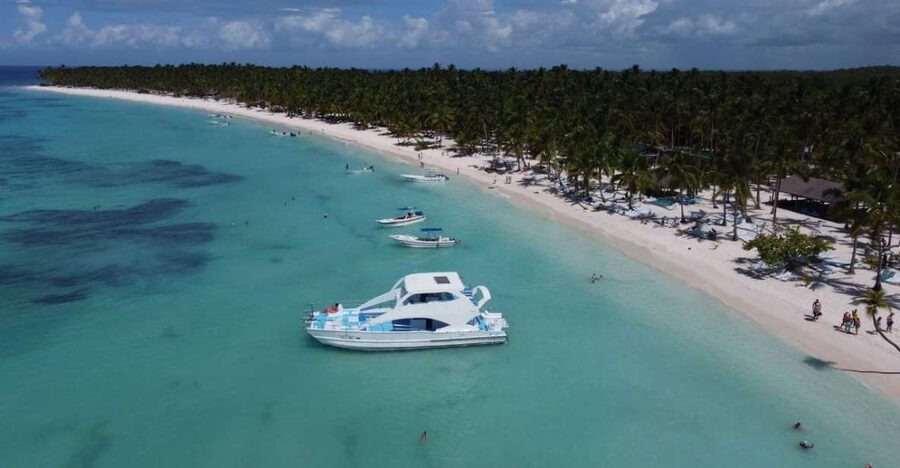 From Punta Cana: Saona and Mano Juan Day Trip by Speed Boat - Mano Juan Village: Fishermen Life and the Turtle Sanctuary
