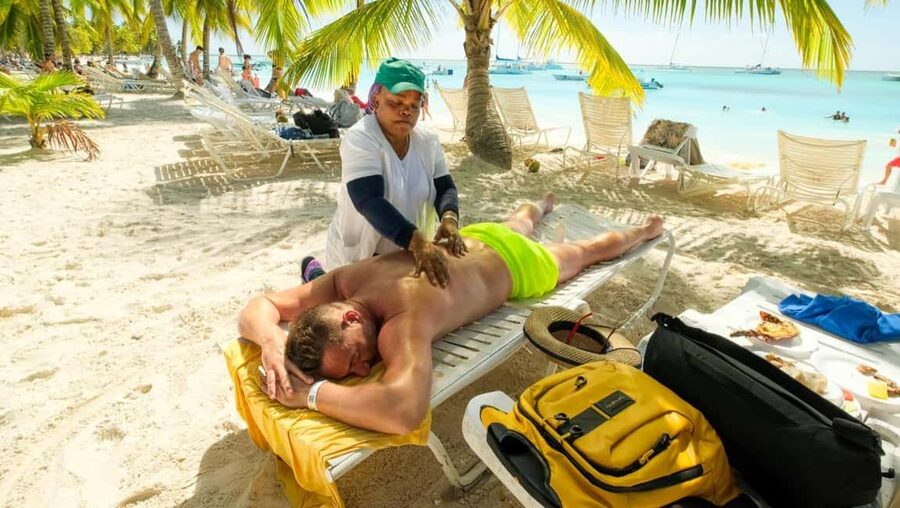 From Punta Cana: Saona Island Day Trip with Buffet Lunch - Who this Saona day trip fits best
