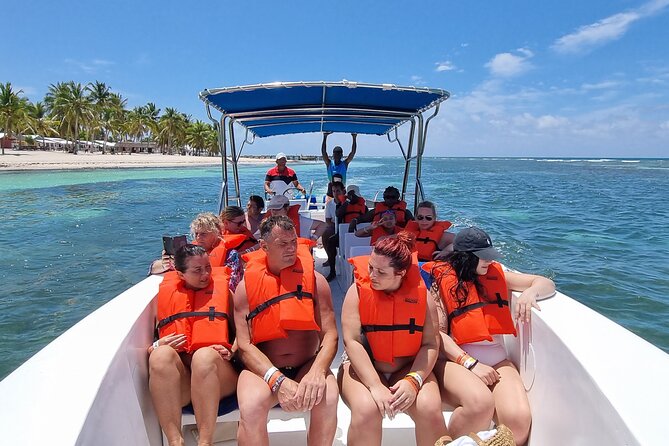 Full Day Island Tour in Isla Saona from Punta Cana - Open bar on the catamaran and at Saona island