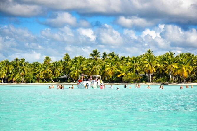 Full-Day Saona Island Escape – Beaches, Adventure, Paradise Vibes - Fast Boats, Catamarans, and Why Your Sea Legs Matter