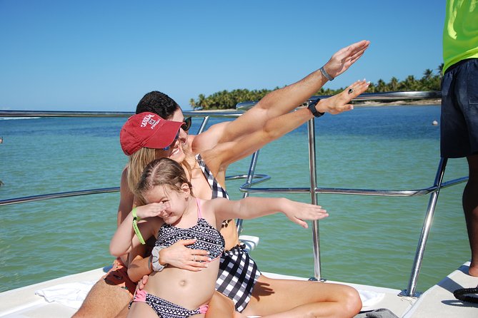 Great Snorkeling Cruise with Sharks & Stingray Encounter and Natural Pool - Stop 2, sharks and stingrays encounter: what to expect