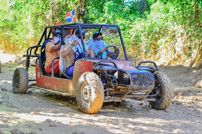 Grupo Pequeño en Buggy’s o ATV por el lodo en Punta Cana - Hoyo Claro Cave: Crystal-Clear Water and a Cold Beer Option