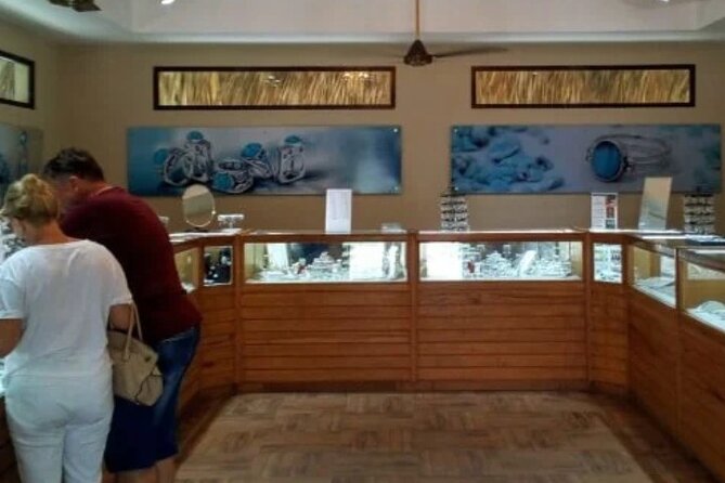 Guided Tour to Don Lucas Cigars Factory and Souvenirs Store - Should you book the Guided Tour to Don Lucas Cigars and the Souvenir Store?