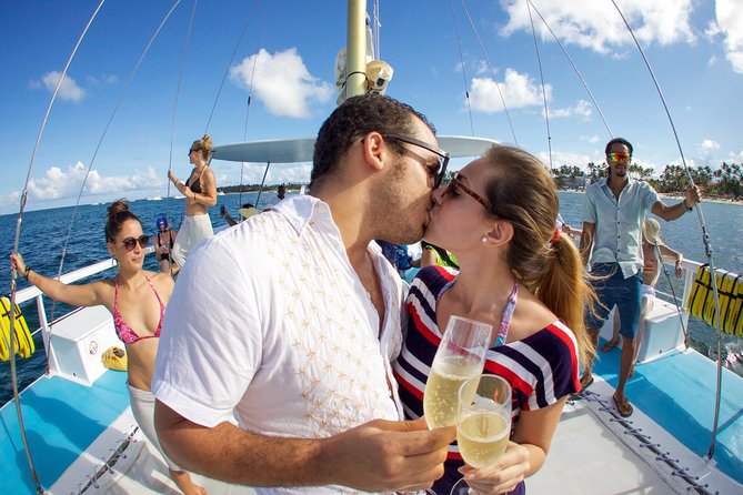 Happy Hour Sailing Cruise from Punta Cana - The open bar and the music: value, but know the vibe