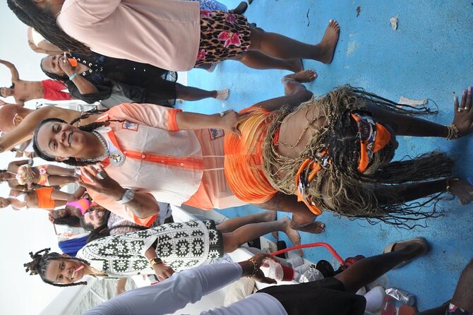 Hip Hop Adult Only Party Boat with Unlimited drinks & Sandba stop - Playa Los Corales stop: a quick start where everyone gathers
