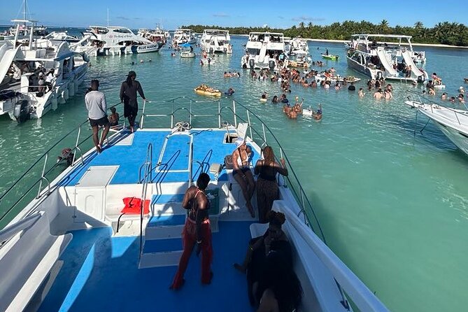 Hip Hop Beat and Live Dj Adults Only Party Boat and Free drinks - Live DJ, hip hop beat, and the open bar stretch