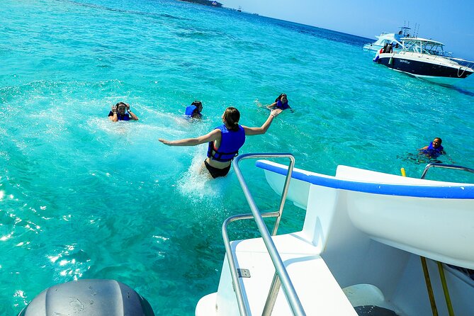 HipHop Party Boat with Unlimited drinks in Punta Cana - The HipHop Vibe and Unlimited Drinks: Fun, Not a Free-For-All