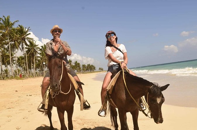 Horseback riding along Macao beach from Punta Cana - Group size and the feel of Extreme tours RD
