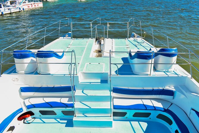 Infinity party boat in Punta Cana - Safety and Comfort on a Shared Boat (Seat Belts, Group Size)