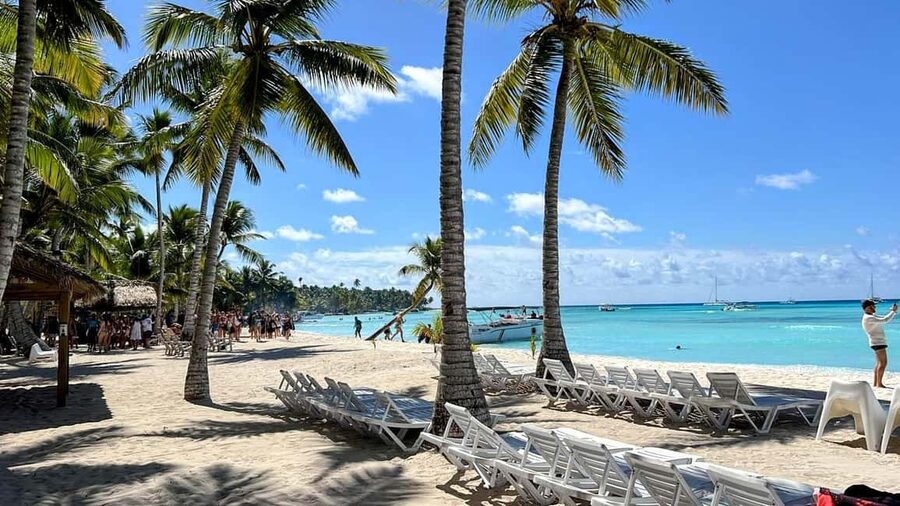 isla saona día completo - Speedboat or catamaran? Choose the vibe you want