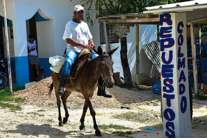 Let's do hiking in Punta Cana - The Stops That Keep You From Burning Out: Fruits, Water, and Soda