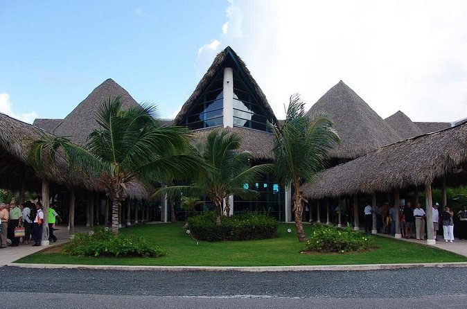 Lopesan Costa Bávaro-Punta Cana Airport Transfer - The Ride to Lopesan Costa Bávaro: What “Door to Resort” Really Means