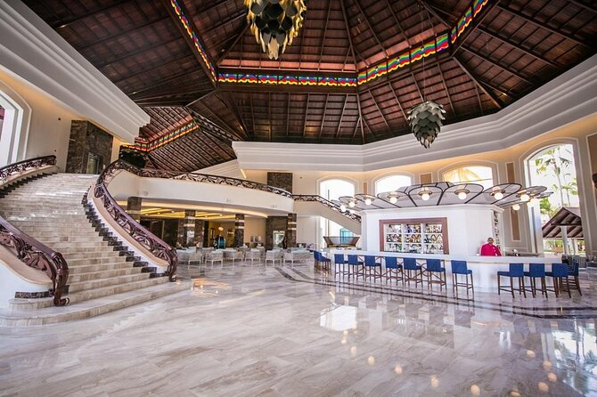 Majestic Mirage - Round Trip Shuttle - Punta Cana Airport - Resort Gate Realities: Why This Transfer Setup Can Save You Headaches