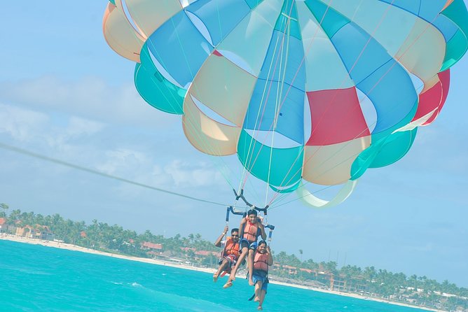 Parasailing Punta Cana - Safety and Staff: When People Feel Taken Care Of