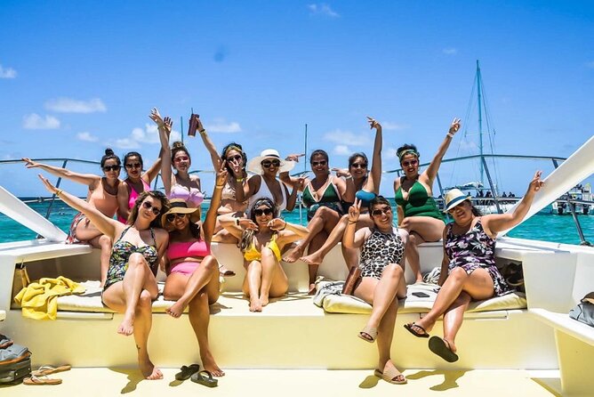 Party boat in Catamaran with Open Bar adults only - Price and what you actually get for $47.50