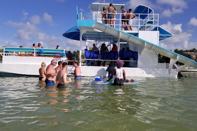 PARTY BOAT Punta Cana - Snorkeling Session and the Natural Pool Moment