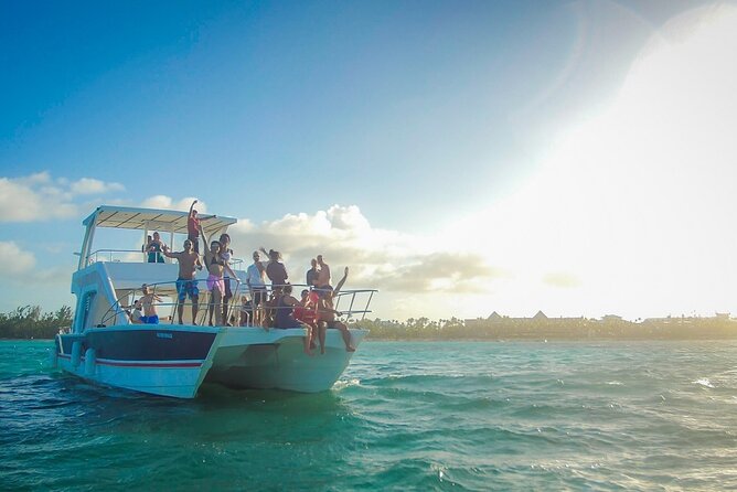 Party Boat /View Dolphins / Snorkling /Free Drinks and Transportation - Water Slides: The Fun Factor on a Party Boat