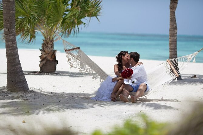 Photographer in Punta Cana, professional photo shoot - Price and value: $290 per group for up to four people