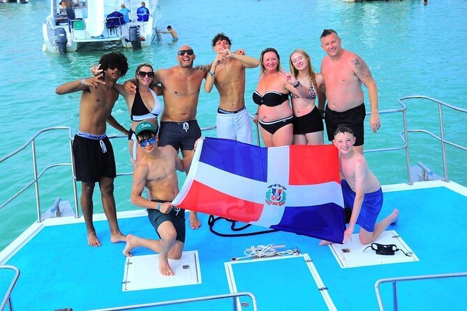 Private Cruise with BBQ - Slide And Open Bar - Natural pool stop: the water, the photos, and the snack break