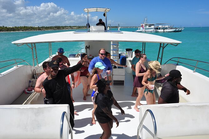 Private Family Boat at Punta Cana - The Island Party Cruise: How the Open Bar Fits the Timing