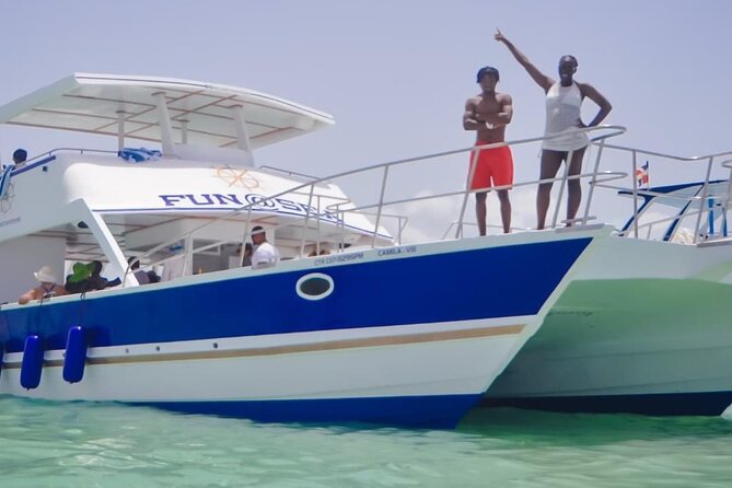 Private Luxury Charter Punta Cana Bavaro - Crew, boat cleanliness, and the special-occasion touch