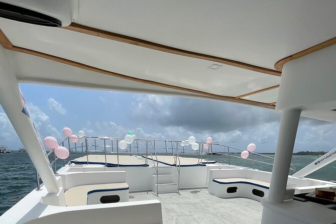 Private Luxury Charter Punta Cana Bavaro - The 3-hour route: Bavaro Beach, Bavaro Reef, Cabeza de Toro, and the natural pool