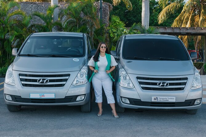 Private Punta Cana Airport Transfers from/to the Hotel 1 ó 2 way - The Vehicle Comfort Setup: Laminated Windows and Real Seat Time