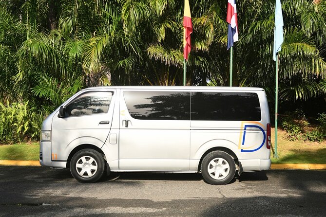Private transfer between Punta Cana airport and Riu hotel - The ride itself: comfort, WiFi, and GPS monitoring