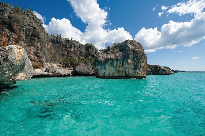 Private Transfer From Punta Cana Airport to Cap Cana, Cabeza de Toro and Bavaro - Why a private airport transfer beats the Punta Cana shuffle