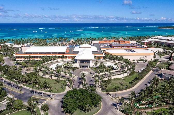 Private Transfer Punta Cana Airport to/from Barcelo Bavaro Palace - The Ride to Barcelo Bavaro Palace: Fast, Direct, and Usually Smooth