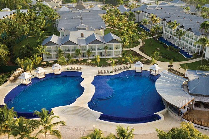 Private Transfer Punta Cana Airport to/from Dreams La Romana - Entering Punta Cana Airport to a driver with your name